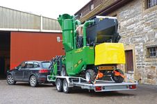 Due to the reduction of weight through consistent use of lightweight materials the plot combine harvester ZÜRN 130-SE can easily be towed by a car and a suitable trailer.